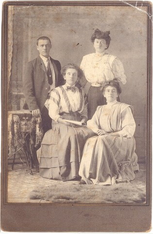 Chandonnet siblings circa 19100001 (Small)